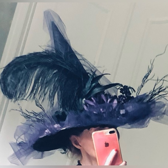 Which hat purple with green 1 of victorian Witch hat Flowers in lace main image 7